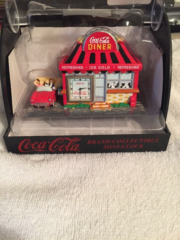 1999 Coca Cola Mini Clock Diner Drive-Thru Coke