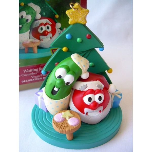 2001 Hallmark WAITING FOR SANTA Larry the Cucumber and Bob the Tomato VEGGIE TALES Ornament