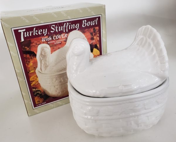 Turkey Stuffing Bowl With Cover 2-Quart