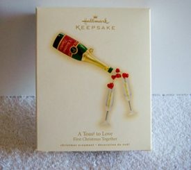 1 X A Toast to Love 2009 Hallmark Ornament - QXG6082