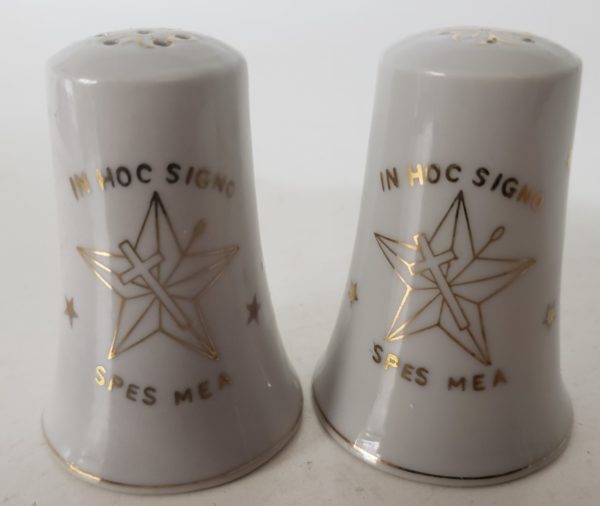 Vintage Kistner Jewelers Chicago In Hoc Signo Spes Mea Salt & Pepper Shaker