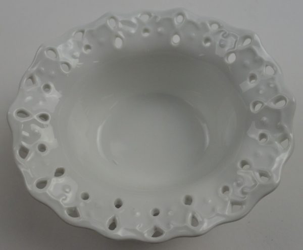 Mikasa Ruffled Bowl, 5.5" From the Ruffles Collection - RL027/252