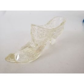 Vintage Collectible Daisy & Button Clear Art Glass Slipper