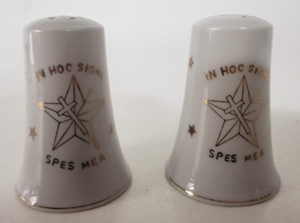 Vintage Kistner Jewelers Chicago In Hoc Signo Spes Mea Salt & Pepper Shaker