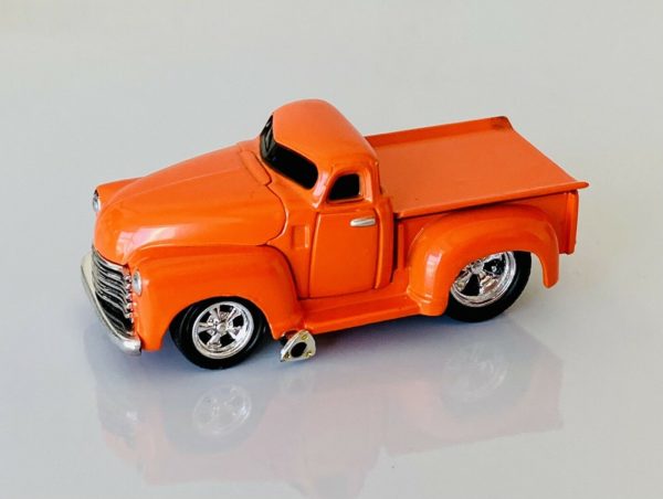 Muscle Machines 1:64 Scale Diecast Collectible 1953 Chevy Pickup 01-56 Orange