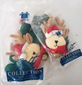 Avon O Deer Santa Reindeer Door Knob Cover & Window Decoration Set