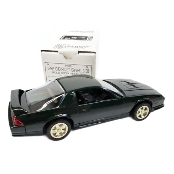 #6028 AMT/ERTL 1992 Chevy Camaro Z/28 Polo Green 1/25 Scale Plastic Promo Model Car, Fully Assembled