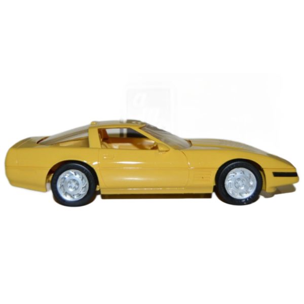 #6575 AMT/ERTL 1992 Chevy Corvette ZR1 Yellow 1/25 Scale Plastic Promo Model Car, Fully Assembled