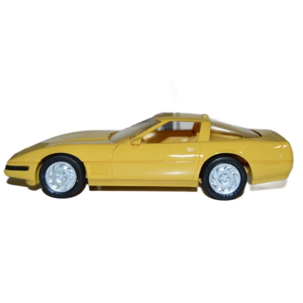 #6575 AMT/ERTL 1992 Chevy Corvette ZR1 Yellow 1/25 Scale Plastic Promo Model Car, Fully Assembled