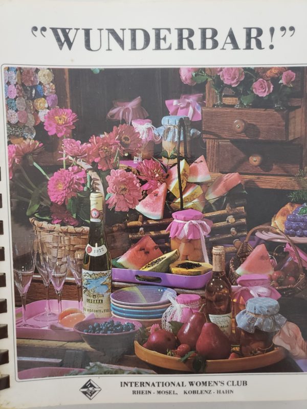 Cookbook Wunderbar! International Womens Club Iowa Falls, Iowa (Plastic-comb Paperback)