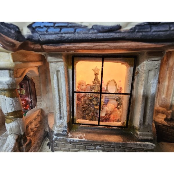 2008 Traditional Vintage Collection VICTORIAN HOUSE Lighted Porcelain Village Window