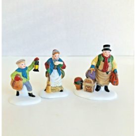 Dept 56 Heritage Village Accessory Come Into The Inn Figurine Set of 3