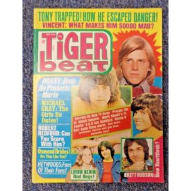 Tiger Beat Osmonds, De Francos, Robert Redford, Heywoods, Linda Blair - December 1974 (Collectible Single Back Issue Magazine)