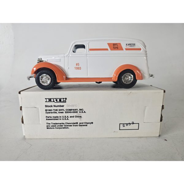 Vintage 1993 ERTL Toys 1938 Chevy Panel Truck Die-cast Bank 1:25 Scale (White/Orange)